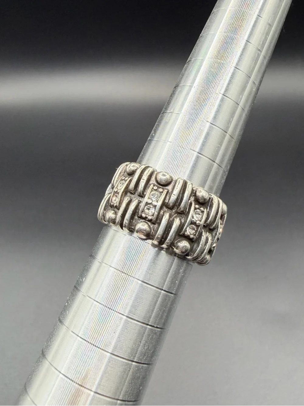 Silver Tone Costume Jewelry Brick Style Round Band Ring Cz Stones Size 9